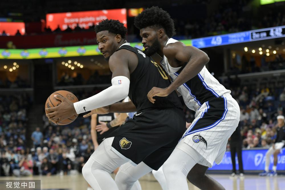 粉丝们通过 粉丝们通过